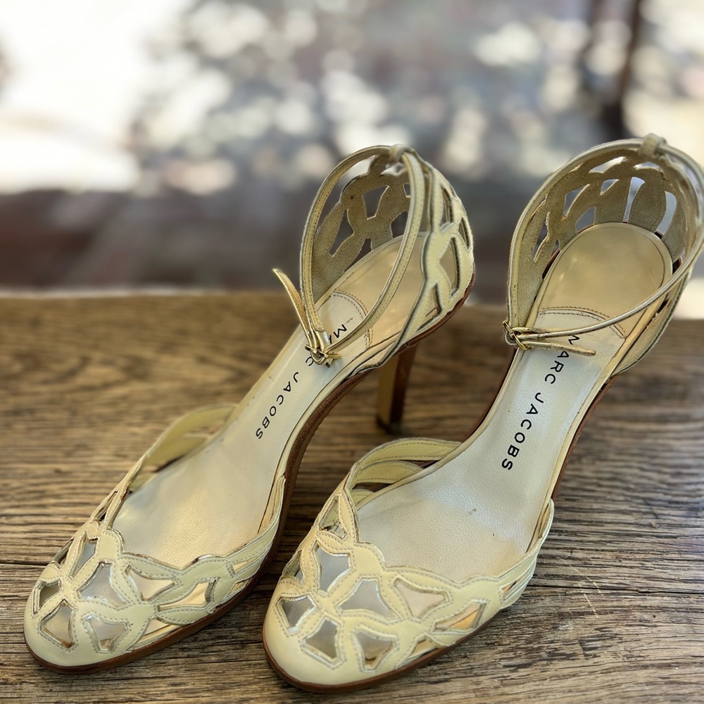 Marc Jacob’s 3 1/2-4” heels , ivory leather